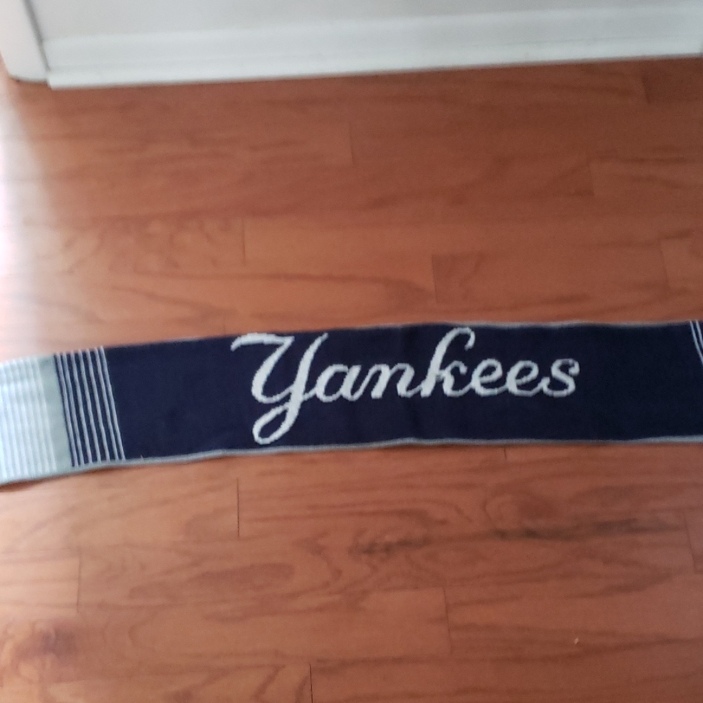 NEW YORK YANKEES SCARF